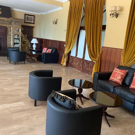 Mansion With Sea Views شقة